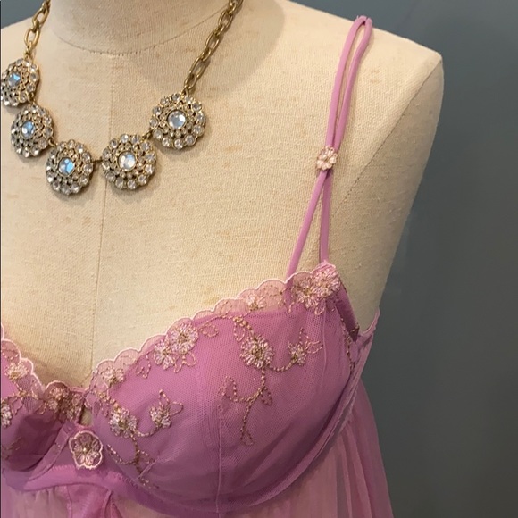 Victoria's Secret Underwire Bra Chemise Pink (Size 36C) - Picture 3 of 5